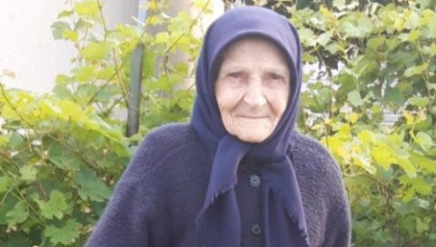 БАКА СЛАВОЈКА (94) ИЗ ЛАПЉЕГ СЕЛА ПРИМИЛА ВАКЦИНУ: Петар Петковић се суграђанки захвалио на одговорности