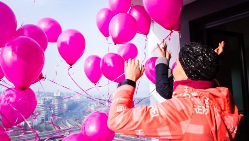 RAK NIJE U KARANTINU, PROVERI SVOJE GRUDI: Obeležen Nacionalni dan borbe protiv raka dojke, svake godine nam umre 1.600 žena! (FOTO)