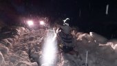 ZAROBILI IH SNEŽNI NANOSI: Drama na planini Kukavica, spasioci evakuisali dve osobe u Čukljeniku (FOTO)