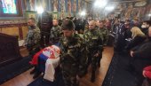ПОЧАСНА СТРАЖА ЗА ХЕРОЈА: Србија на вечни починак испраћа бесмртног Алберта Андиева (ФОТО/ВИДЕО)