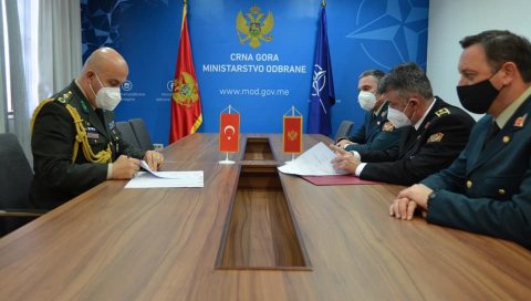 ДОНАЦИЈА ТУРСКЕ: Министарство одбране Црне Горе добило на поклон 30 пушака