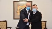 ZVANIČNA PRIMOPREDAJA: Rakić od Jevtića preuzeo dužnost ministra