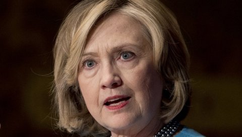 ИСТИНА ВИШЕ НИЈЕ НА СРЕДИНИ: Клинтонова позива на глобални обрачун са дезинформацијама