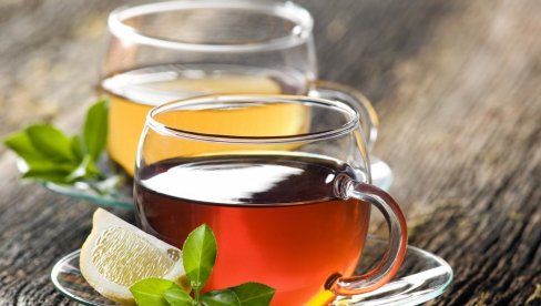 НА КУТИЈИ ЈАГОДА  - У КЕСИЦИ АРОМА: Чајеви  Фруктуса и Јумиса садрже плодове само у траговима, некад свега један одсто