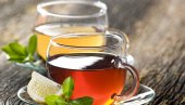 НА КУТИЈИ ЈАГОДА  - У КЕСИЦИ АРОМА: Чајеви  Фруктуса и Јумиса садрже плодове само у траговима, некад свега један одсто