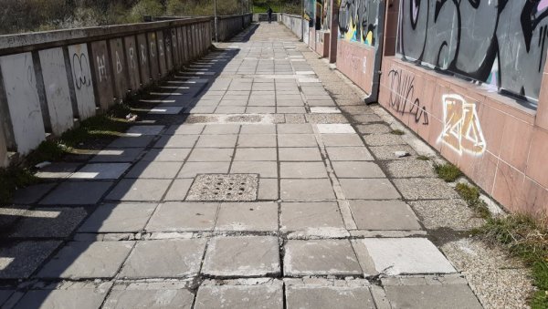 НА ПАСАРЕЛУ МОТРИ И ГРАД: Најављена поправка Станкомовог моста који повезује Јулино и Баново брдо