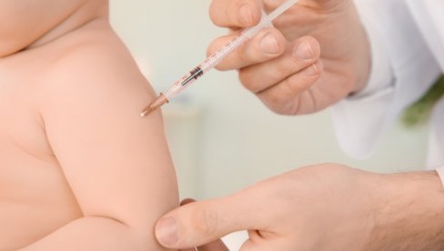 KAKO VAKCINA DELUJE NA DECU: Kompanija Fajzer objavila rezultate istraživanja, kod jedne grupe cepivo nema efekat
