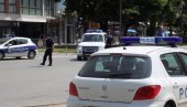 PUCALI KROZ PROZOR AUTOMOBILA U POKRETU: U Leskovcu uhapšeni osumnjičeni, pronađeni pištolj i meci