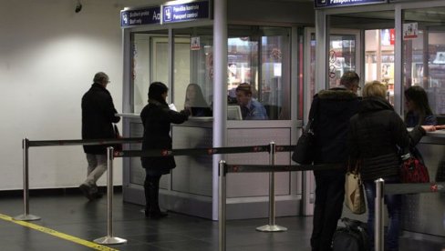 PUTNICI OSTALI  BEZ HRANE I VODE: Radnici Aerodrom keteringa štrajkovali zbog neisplaćenih doprinosa