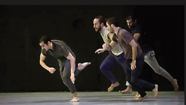 ПЛЕС УЖИВО НА СЦЕНИ: Израелска компанија Ади Бутрус на београдском фестивалу игре