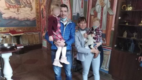 PORCIJA  ISPUNJENA  DOBROTOM: Nikola Vučić (36) novac od prodaje hrane daje bolesnim mališanima