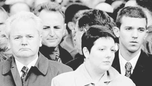 ПУЦАЛА САМ ОД МУКЕ, БИЛА САМ ВАН СЕБЕ: Исповест Марије Милошевић о ноћи када је ухапшен њен отац