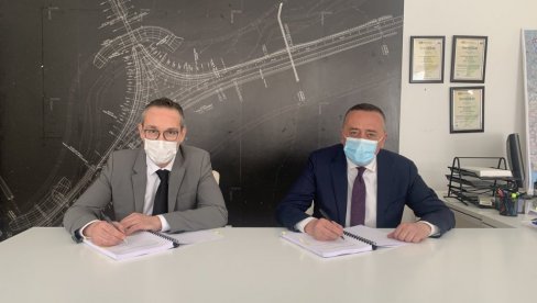 POČINJE REKONSTRUKCIJA AUTO-PUTA: Direktor Koridora potpisao ugovor sa izvođačem