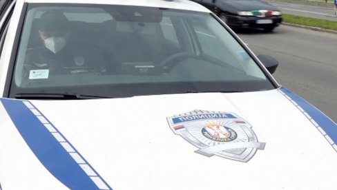 NASILNIČKA VOŽNJA U LESKOVCU: Vozio unazad sa 3,56 promila alkohola, pa udario u parkirani auto