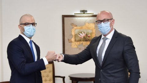 ГОРАН РАКИЋ СА НИКОЛОМ ОРЛАНДОМ: Састанак са италијанским дипломатом у Приштини