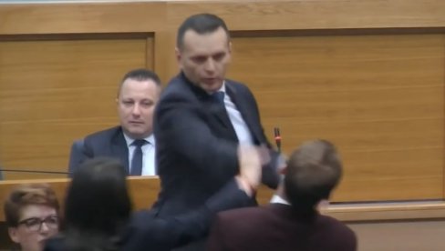 LUKAČ UDARIO STANIVUKOVIĆA: Potvrđena optužnica protiv ministra unutrašnjih poslova RS