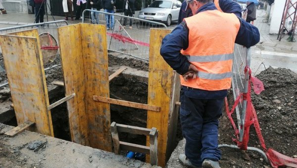 ЈОШ 106 МЕТАРА ЦЕВИ НА ВРАЧАРУ: Реконструише се водовод у Улици Чернишевског, посао ће бити готов за 40 дана