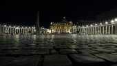 BESKUĆNIK UMRO NA TRGU SVETOG PETRA U RIMU: Oglasio se Vatikan - Život na ulici ostavio je traga (FOTO)