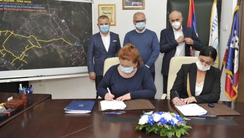 U RITOPEKU ĆE POTEĆI DO JESENI: Potpisan ugovor, Grad ulože 50 miliona evra za vodosnabdevanje u Grockoj
