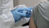 ШОК У АУСТРИЈИ: Докторка вакцинисала више особа истим шприцом