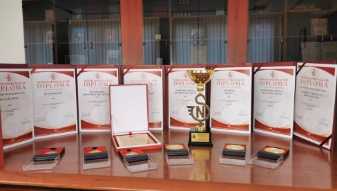 НА ПУТУ ДА ПОСТАНУ ГРАД ЗНАЊА: Шабачке школе и вртићи освојили признања на 16. Међународном сајму образовања