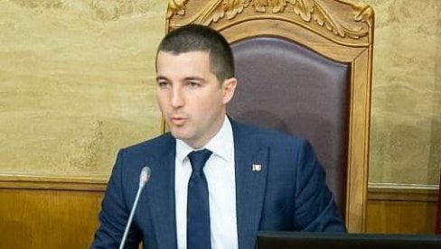 REAGOVANJE DEMOKRATSKOG FRONTA: Misle li Demokrate sa DPS-om da dođu do 41 poslanika za podršku Bečiću?