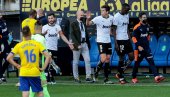 СКАНДАЛ У ШПАНСКОЈ ПРИМЕРИ: Валенсија отишла са терена, фудбалера Кадиза оптужили за расизам
