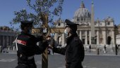 GLUVI USKRS U VEČNOM GRADU: Gradske ulice u Rimu nestvarno prazne, kovid 19 ukinuo i praznik