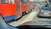 KOLAPS U VOJVODE STEPE: Stoje tramvaju u ovom delu grada  (FOTO)