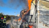 VELIKI POŽAR U BARU: Vatrena stihija zahvatila hangare, crni dim kuljao iznad grada (FOTO/VIDEO)