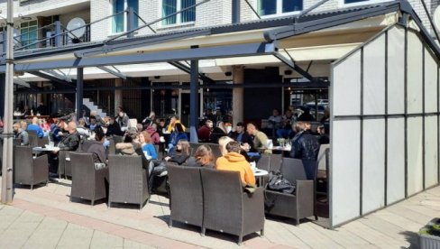 BAŠTE KAFIĆA PUNE GOSTIJU: Popuštanje mera vidljivo na svakom koraku