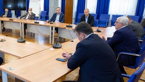 КРИВОКАПИЋ НИЈЕ ПОЗВАН: Најављен велики састанак парламентарне већине у Црној Гори