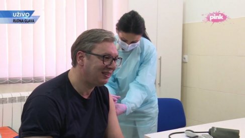 VUČIĆ SE VAKCINISAO: Predsednik primio vakcinu protiv virusa korona - Ja još stojim na nogama (FOTO/VIDEO)