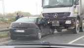 TEŠKA SAOBRAĆAJKA U NOVOM SADU: Direktan sudar kamiona i automobila na Žeželjevom mostu