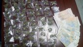 DROGA U AUTOMOBILU: Policija pronašla 62 kesice marihuane