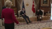 ERDOGAN BACIO ŠARLA MIŠELA U NEBRANO GROŽĐE: Zbog poteza turskog predsednika traže smenu predsednika Evropskog saveta (VIDEO)