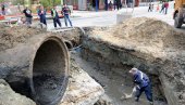 КРОЗ ПОТОК ЋЕ ИЋИ ЦЕВИ: Општина Гроцка планира да затвори фекални канал у Калуђерици