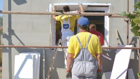 ОД ДРЖАВЕ ПОЛОВИНА ПАРА ЗА ИЗОЛАЦИЈУ: Ево када ће почети пријављивање грађана за средства за замену столарије и унапређење грејања