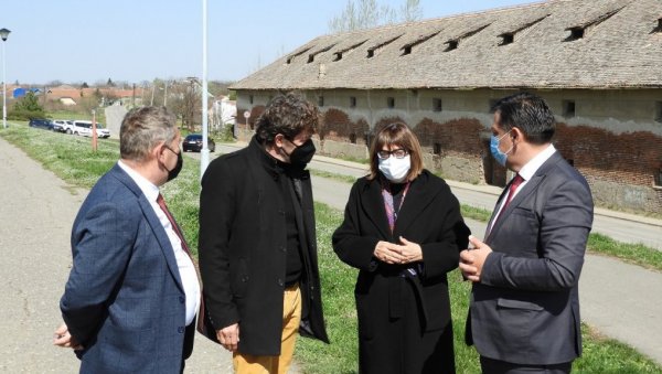 ПОТЕНЦИЈАЛИ МУЗЕЈА ГЛАВАШЕВА КУЋА: Министарка Гојковић у посети Новом Бечеју