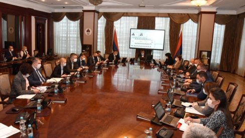 ОТВАРАЈУ СЕ БИОСКОПИ И БАЗЕНИ: Републички штаб донео важну одлуку због епидемиолошку ситуацију