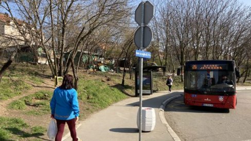 VOŽNJA KAO U KANTI ZA SMEĆE: U autobusu na liniji 26 Beograđani zatekli potpuno zapušteno i prljavo vozilo