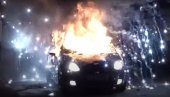 SITUACIJA U IRSKOJ SE OTRGLA KONTROLI: Zapaljeni automobil uleteo u kordon policije, sve podseća na krvave Nevolje (VIDEO)