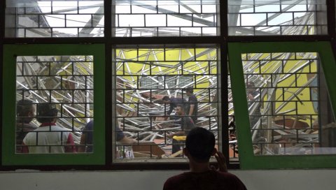 СЕДАМ ЖРТАВА СТРАВИЧНОГ ЗЕМЉОТРЕСА: Нови детаљи драме у Индонезији - оштећено више стотина објеката (ФОТО/ВИДЕО)