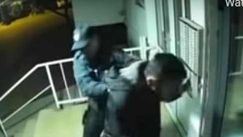 POLICAJCI PRETUKLI MLADIĆA ZBOG KRŠENJA MERA: Pozlilo mu, primljen u mostarsku bolnicu (VIDEO)