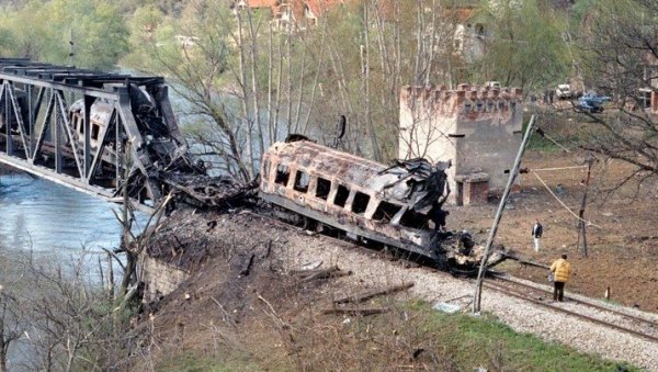 ДА СЕ НЕ ЗАБОРАВИ ЗЛОЧИН НАТО АЛИЈАНСЕ: Обележене 22 године од бомбардовања путничког воза у Грделичкој клисури (ФОТО)