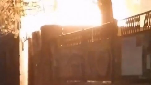 POŽAR U CENTRU BEOGRADA: Vatra guta kuću u Francuskoj ulici