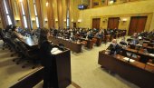 “ZELENO SVETLO” ZA TREĆU KOVID BOLNICU U SRBIJI: Skupština Novog Sada odobrila izgradnju klinike protiv korone u Petrovaradinu