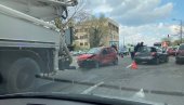 КОЛАПС У БЕОГРАДУ: Због удеса центар престонице блокиран (ФОТО)