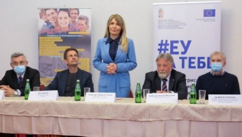 SERTIFIKATI I ZA ONE SA RADNIM ISKUSTVOM: U srednjim školama širom Srbije počinje izdavanje diploma za neformalno stečene veštine