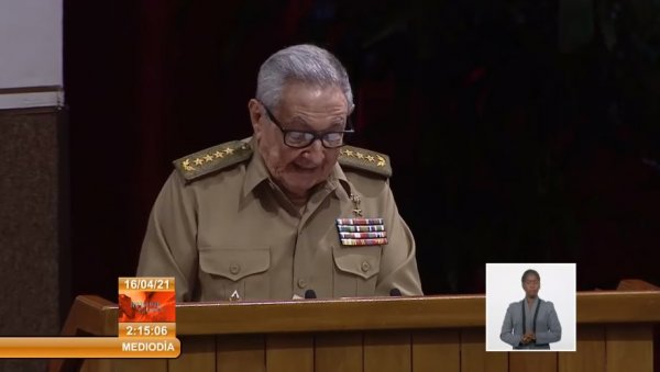 КРАЈ ЈЕДНЕ ЕРЕ: Раул Кастро се повлачи са чела Комунистичке партије Кубе (ВИДЕО)